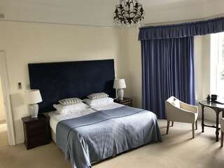 Гостевой дом Emlagh House Дингл Двухместный номер Делюкс с 1 кроватью и ванной-1
